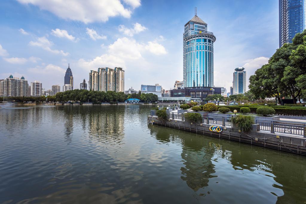 Wuhan Jin Jiang International Hotel Exterior foto